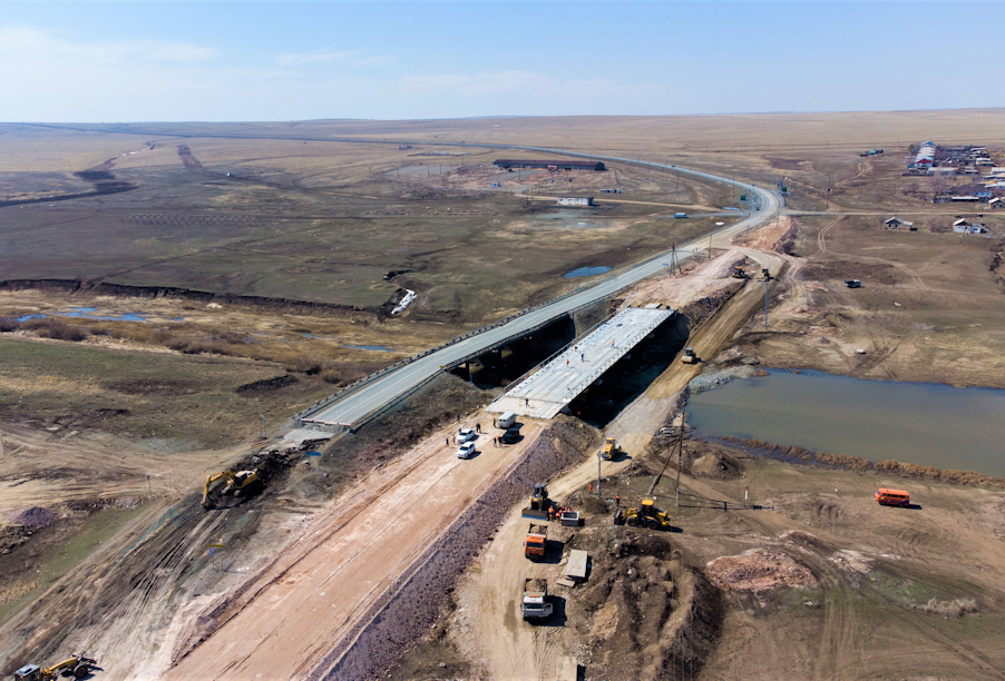 Мост через реку Джусу в Оренбургской области готов на 80 %