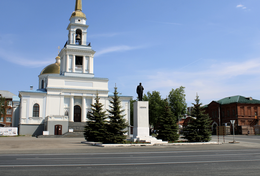 Удмуртская Республика: благодаря нацпроекту в Воткинске обновили Центральную площадь