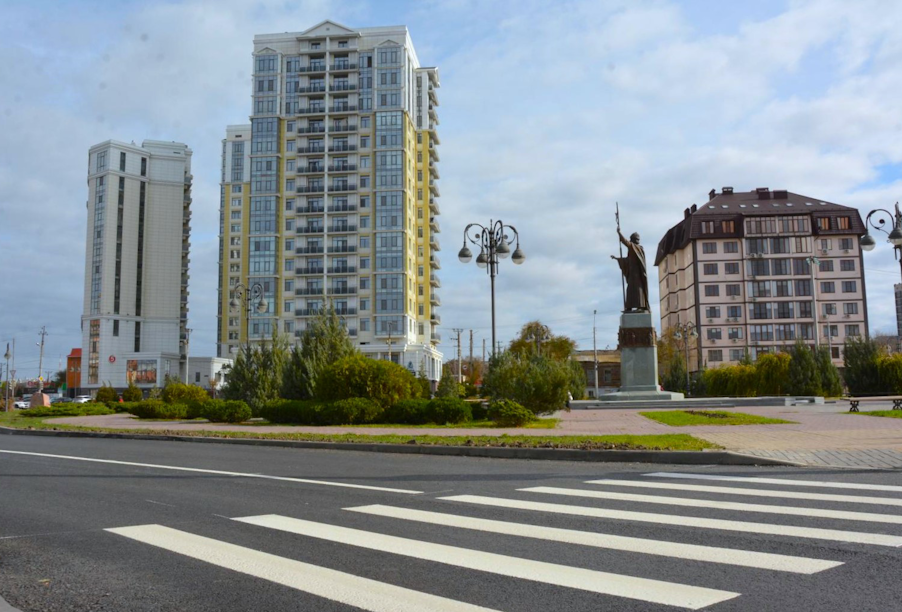 В Астрахани отремонтировали улицу Набережную Приволжского затона