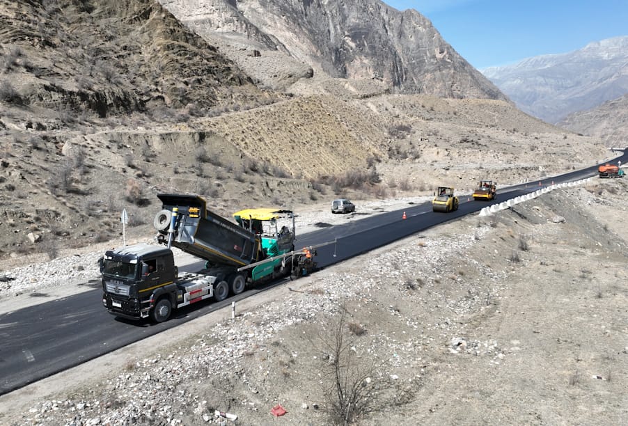 В Республике Дагестан ремонтируют участок трассы Буйнакск – Гимры – Чирката
